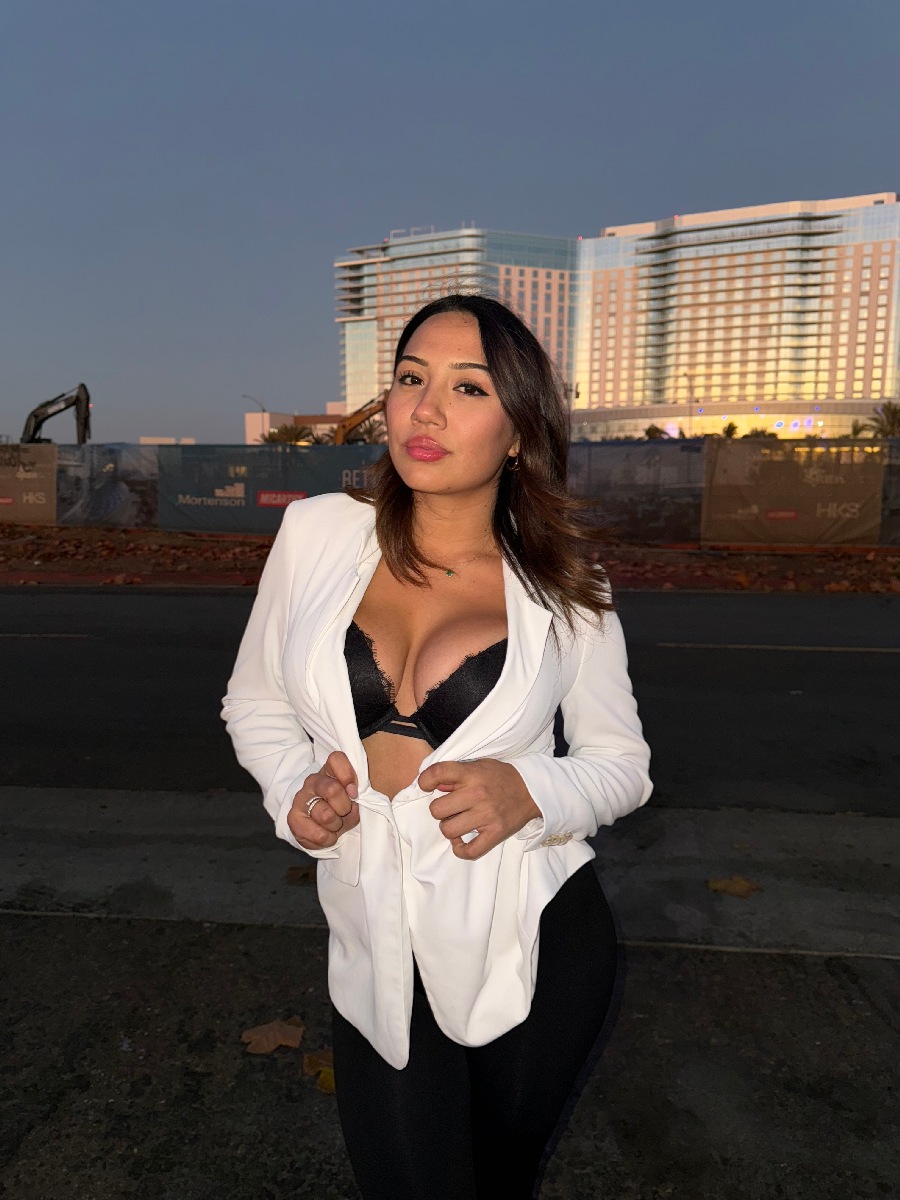 Take a pause and enjoy Ali Cruz — streaming from Ottawa