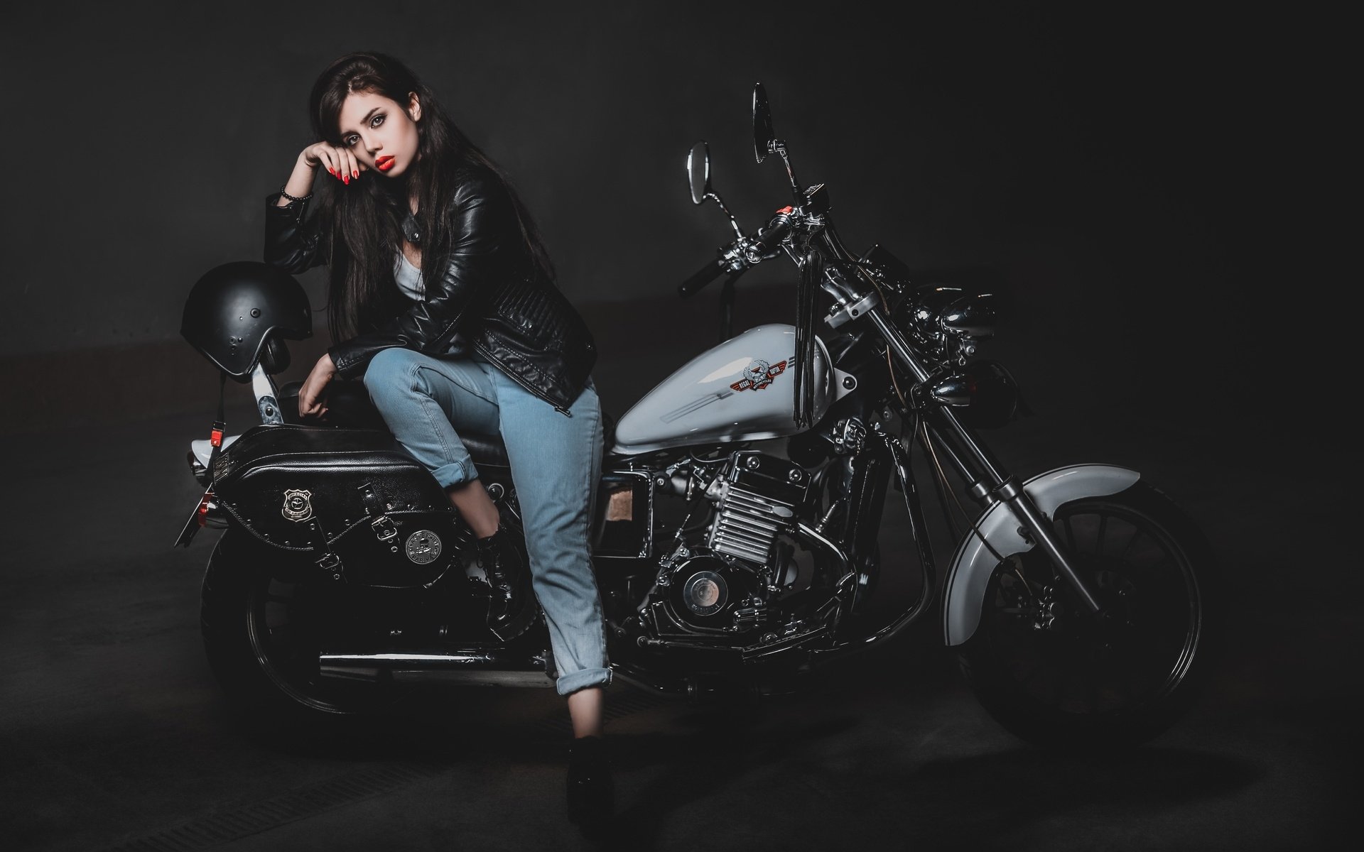 Biker girls: style and drive in Ottawa