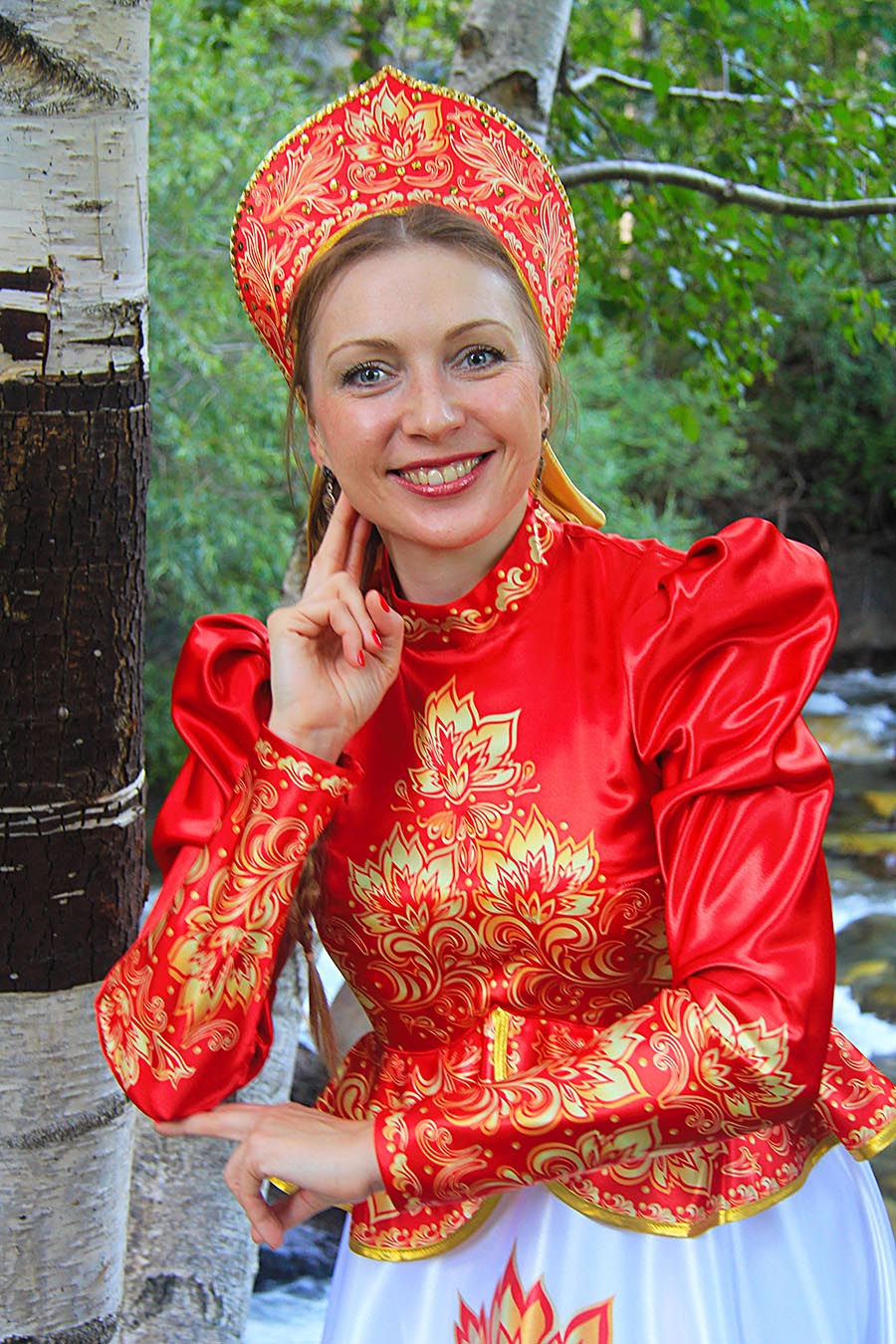 Women in Slavic costumes in Ottawa