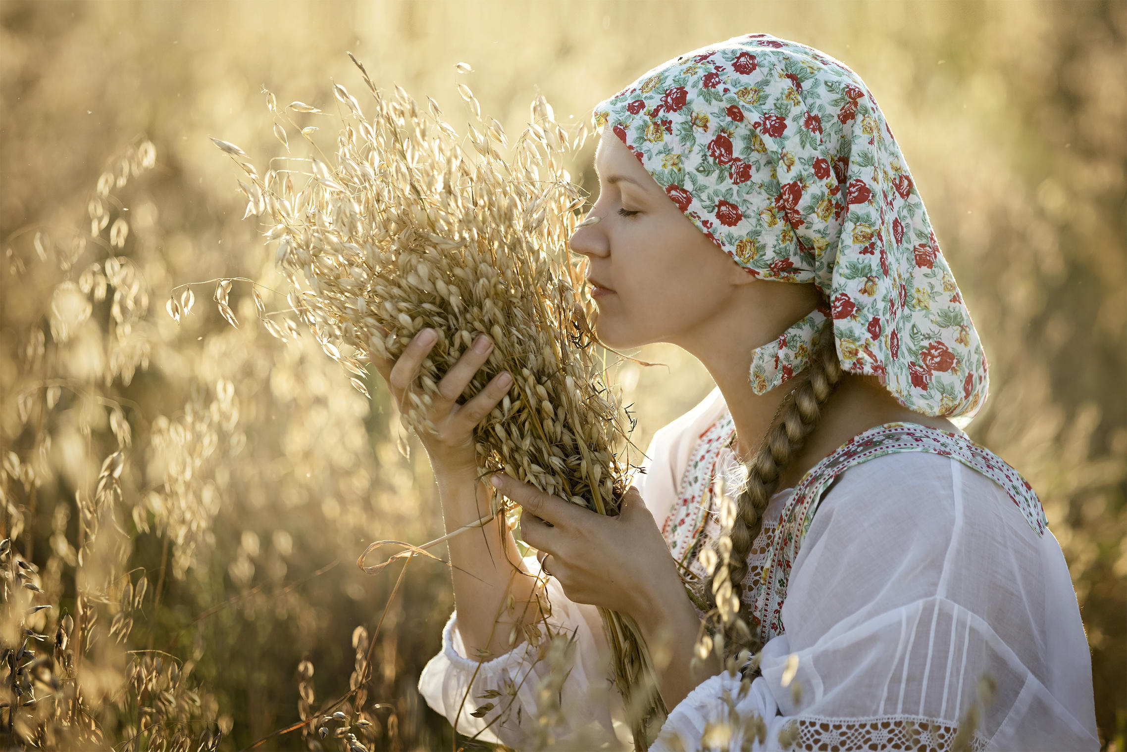 Photo Women in Slavic costumes in Ottawa