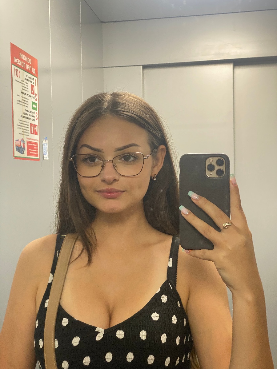 Sexy model Stacy in Ottawa